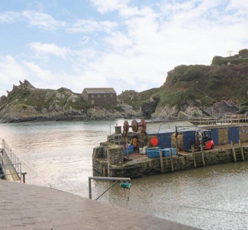 Spindrift Is A Beautiful Newly Refurbished Three Bedroom Private Family House Located On The Old Harbour And The Coastal Path In The Heart Of Beautiful Polperro Kültér fotó