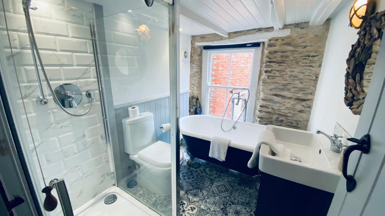 Spindrift Is A Beautiful Newly Refurbished Three Bedroom Private Family House Located On The Old Harbour And The Coastal Path In The Heart Of Beautiful Polperro Kültér fotó