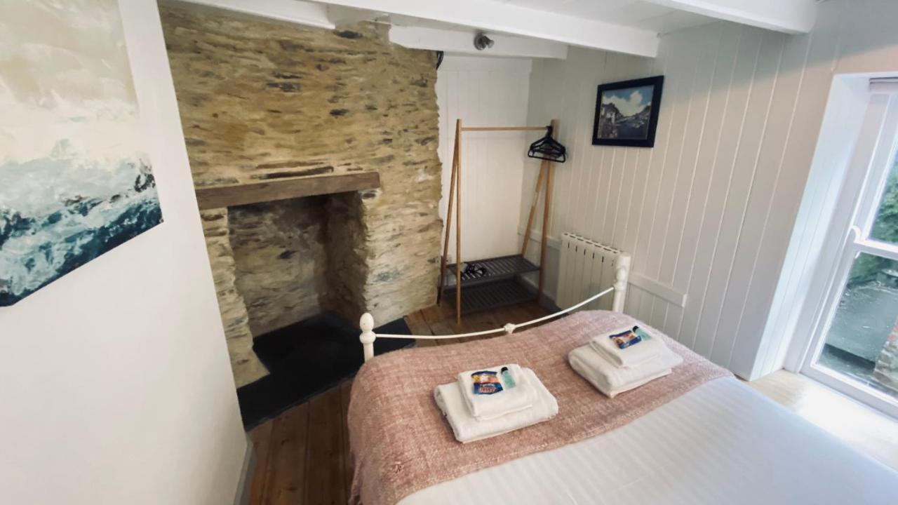 Spindrift Is A Beautiful Newly Refurbished Three Bedroom Private Family House Located On The Old Harbour And The Coastal Path In The Heart Of Beautiful Polperro Kültér fotó